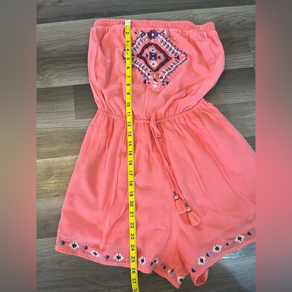 Hollister Strapless Embroidered Romper Coral SZ X Small - Picture 10 of 13